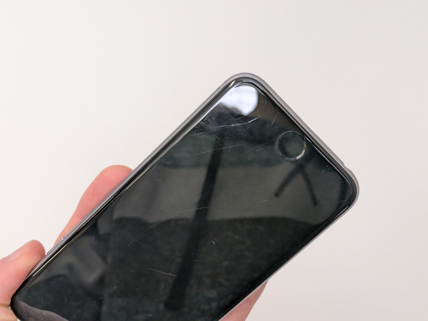 Apple iPhone 6S - 32GB - Space Gray - UNLOCKED - USED