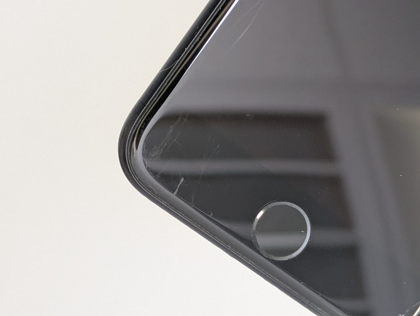 Apple iPhone 7 - 32GB - Black - Unlocked - USED