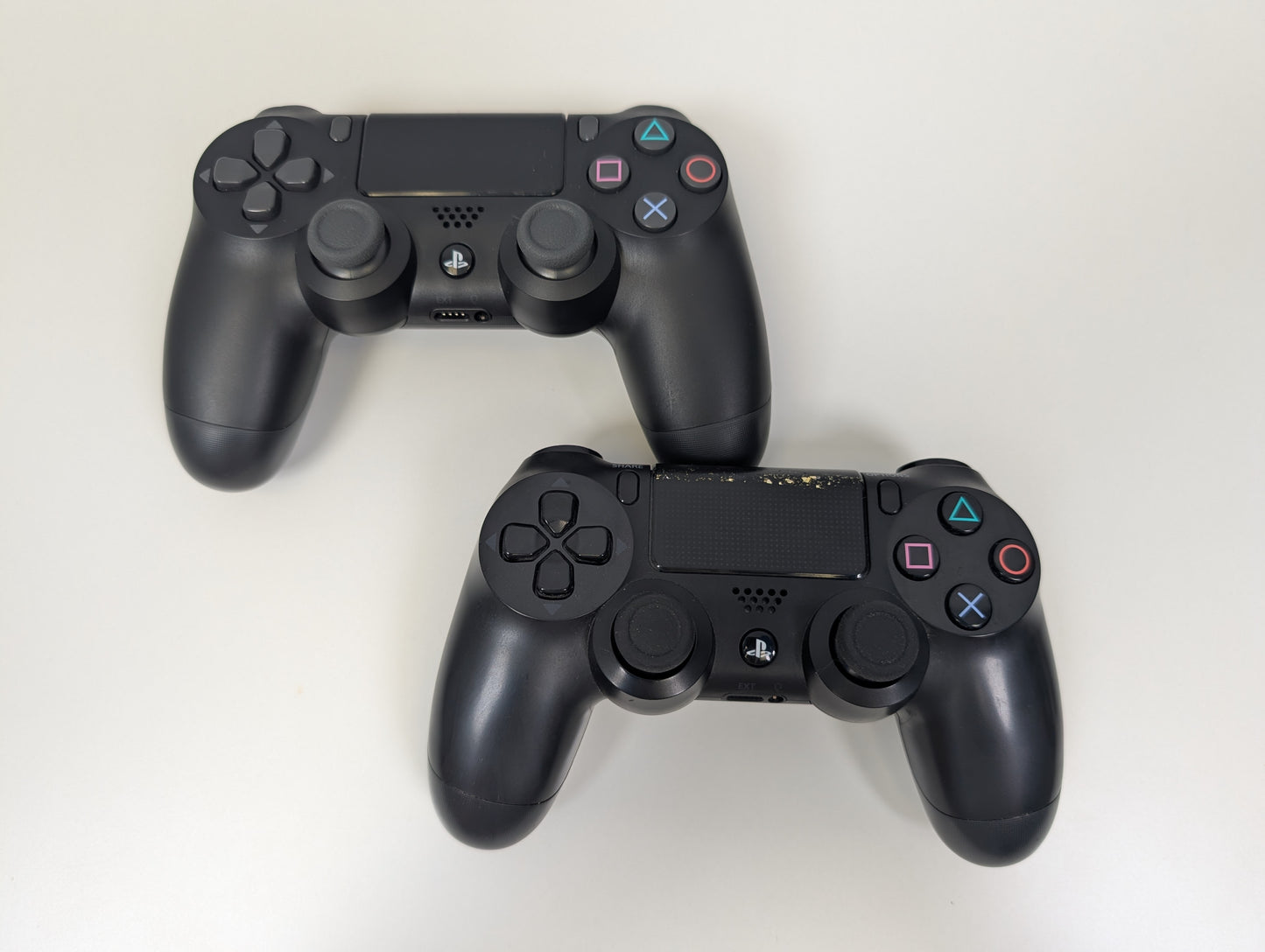 Sony PlayStation 4 Slim LOW FIRMWARE (v12.02) w/ accessories - 1TB - Black - USED
