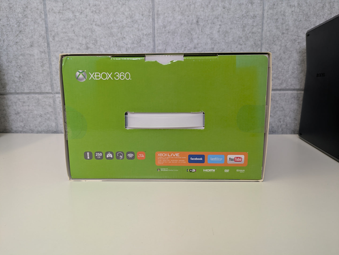 Microsoft Xbox 360 S (Hong Kong) - Ultimate Action Pack - 250GB - Black - COMPLETE IN BOX - Used