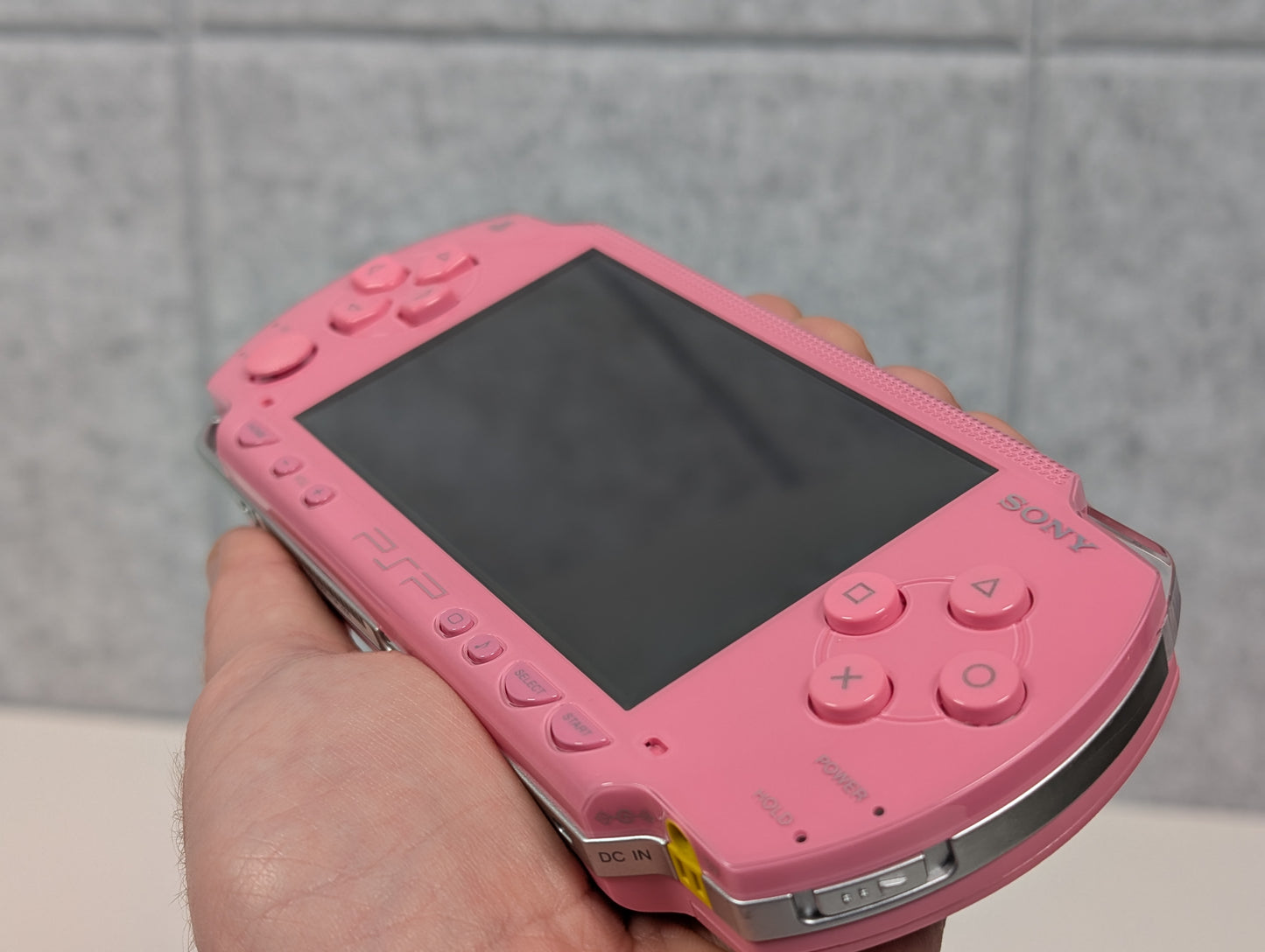 Sony PSP-1000 (Console Only) - Pink (Japan Exclusive) - NO MEMORY CARD - USED