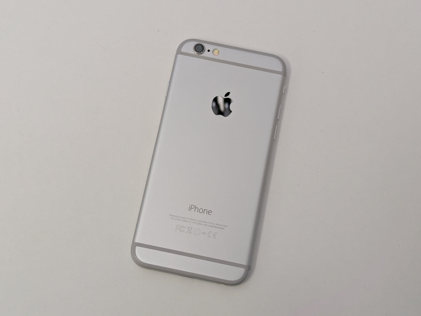 Apple iPhone 6 - 64GB - Silver - UNLOCKED - USED