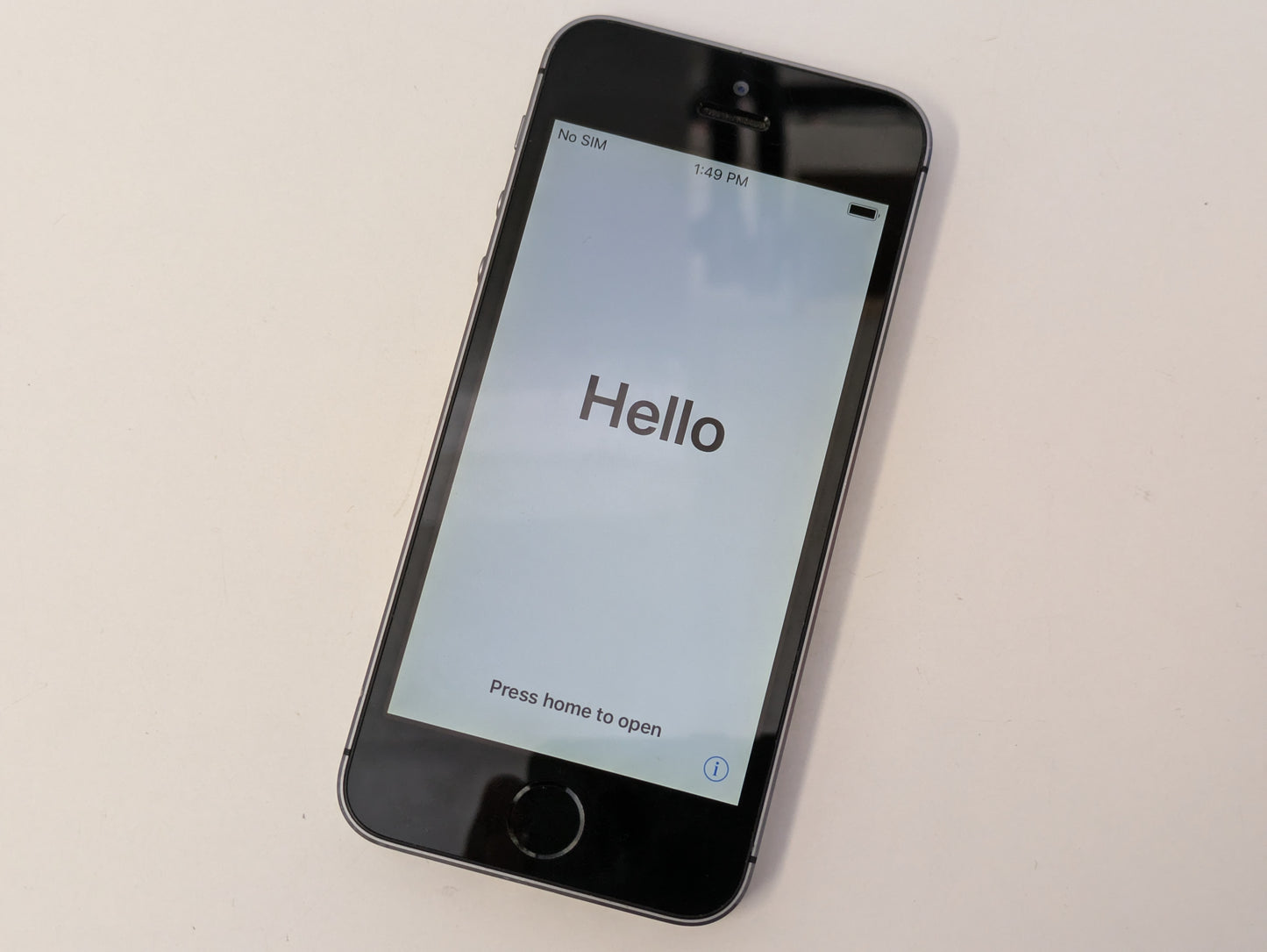 iPhone 5S A1533 (Network Locked to AT&T) - 16GB - Space Gray - USED