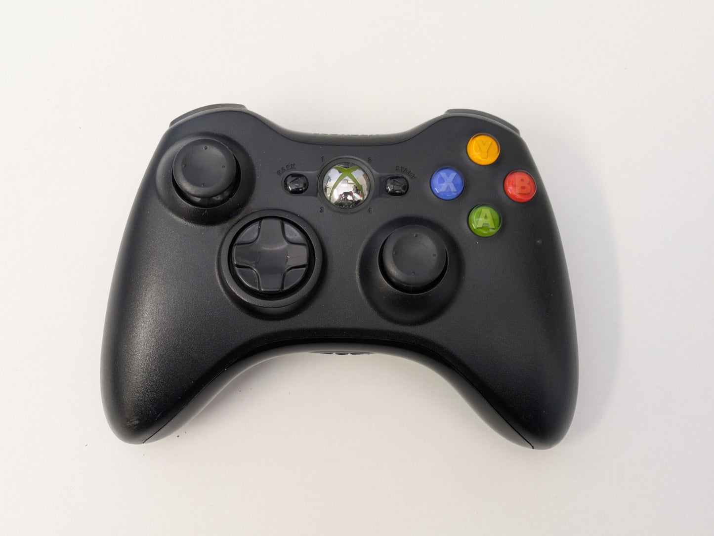 Microsoft Xbox 360 S (w/ accessories) - Black - 4GB - USED