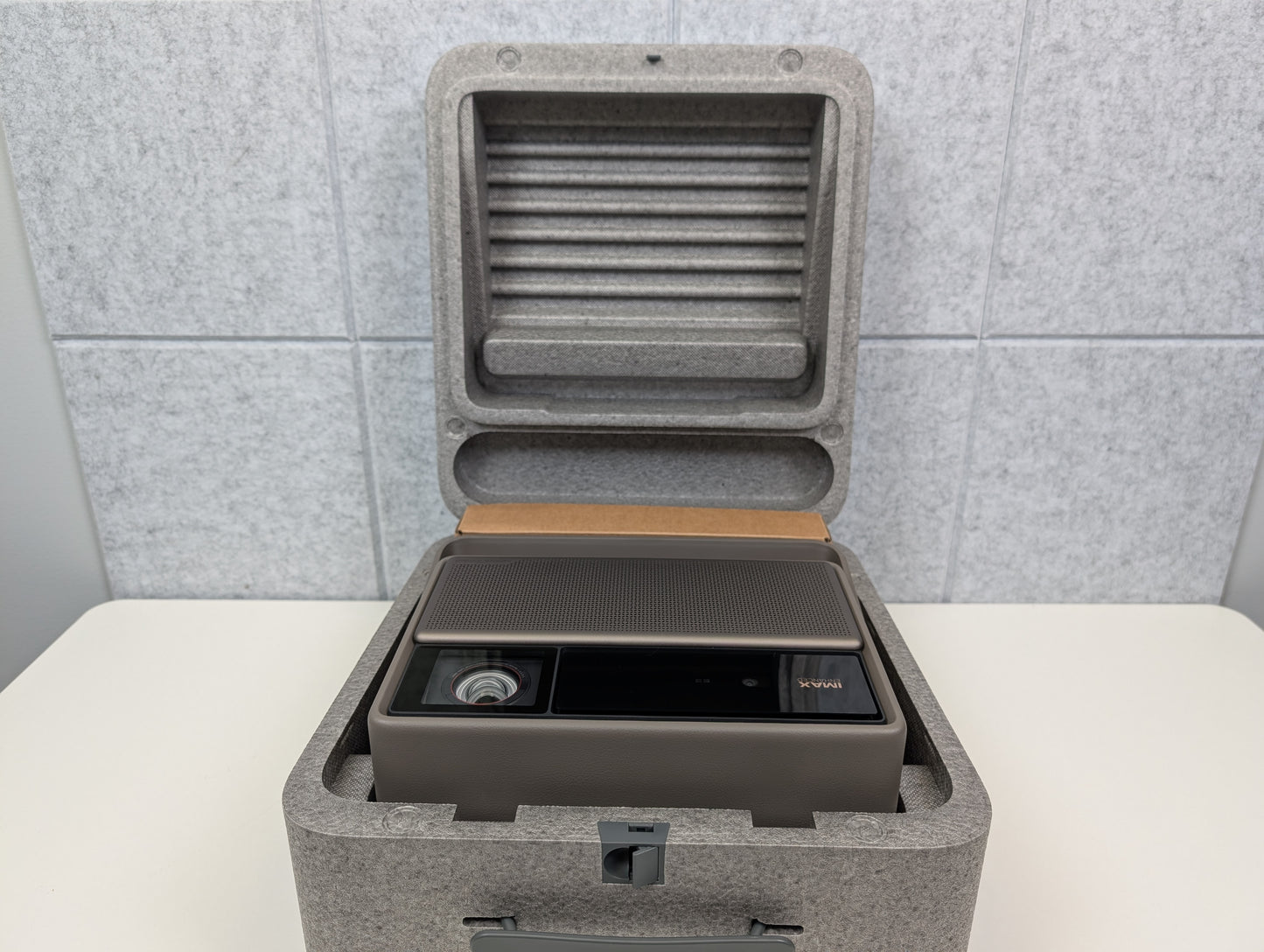 XGIMI Horizon 20 Max IMAX Home Theatre Projector with Google TV - USED