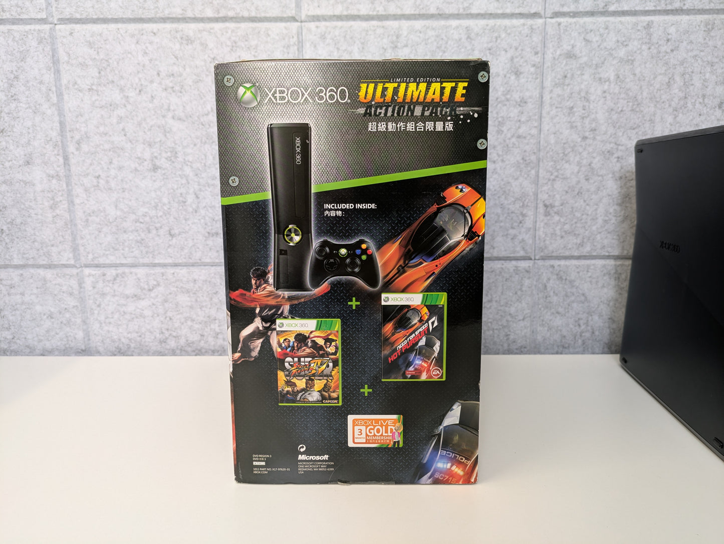 Microsoft Xbox 360 S (Hong Kong) - Ultimate Action Pack - 250GB - Black - COMPLETE IN BOX - Used