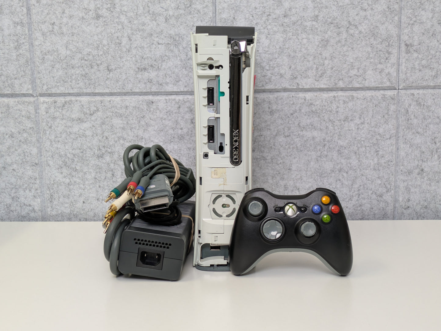 Microsoft Xbox 360 (Xenon) - 120GB - w/ accessories - AS-IS