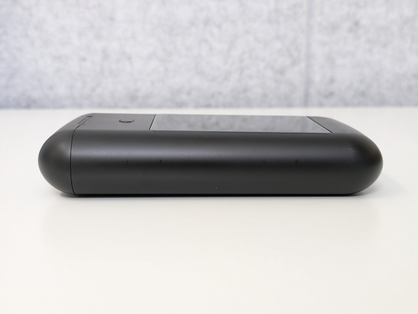 SE-two Battery Bank Smartphone Accessory w/ Built-In Wireless Earbuds - USED