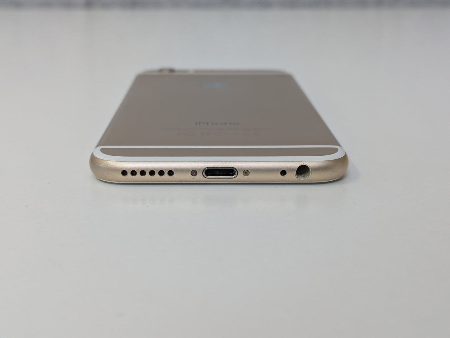 Apple iPhone 6 - 16GB - Gold - AT&T - USED